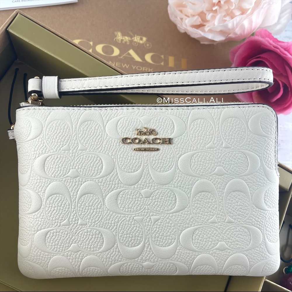 NWT COACH Boxed Corner Zip Wristlet Bag In Signature Leather with Charms Set - Picture 3 of 15